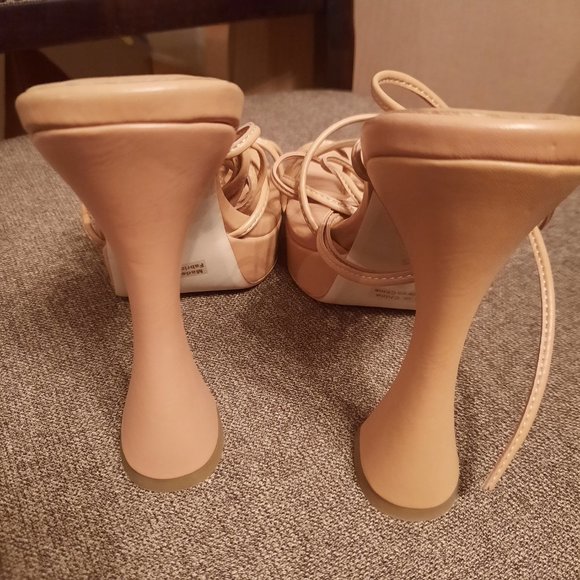 Jeffrey Campbell Jeffery Campbell Prima Donna Platform Sandal in Nude, Size 7.5 - Picture 5 of 6